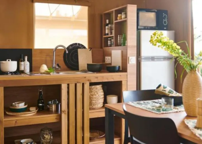 Village La Roseraie Kemping 4*